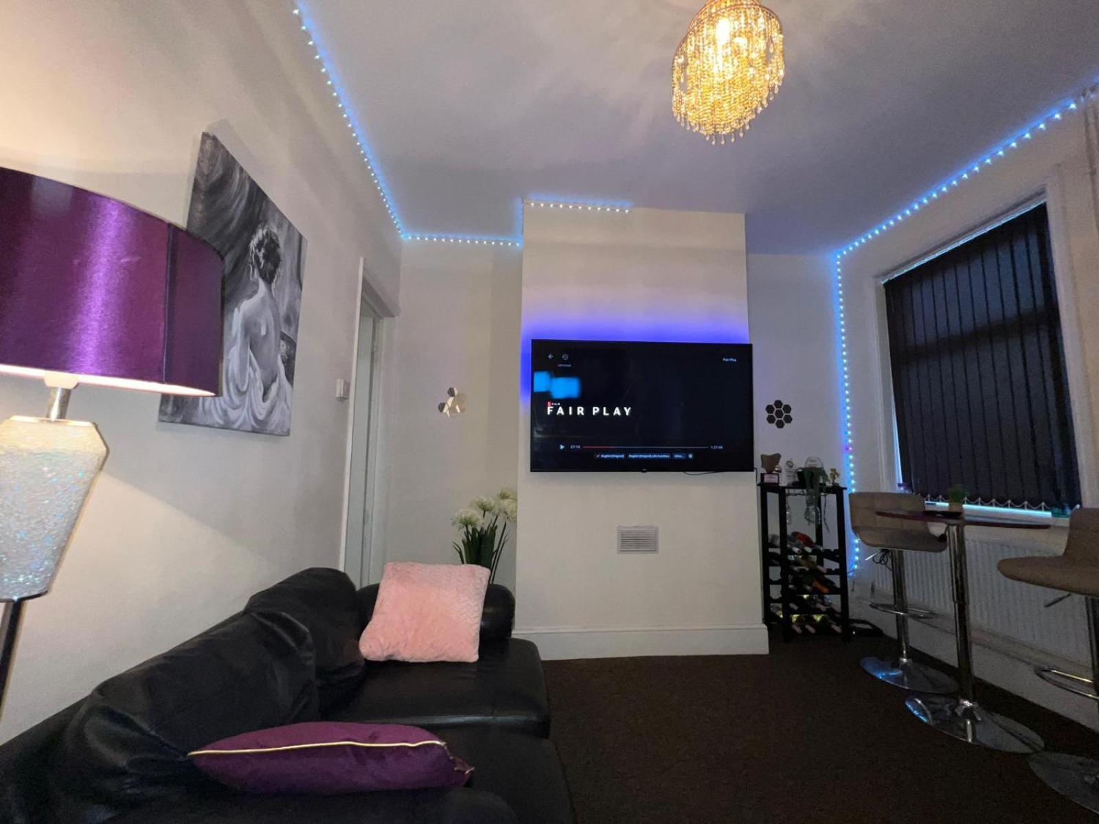 Lovely Room Within 5 Mins Walk To Stoke Train Station With Double And Single Room Kültér fotó