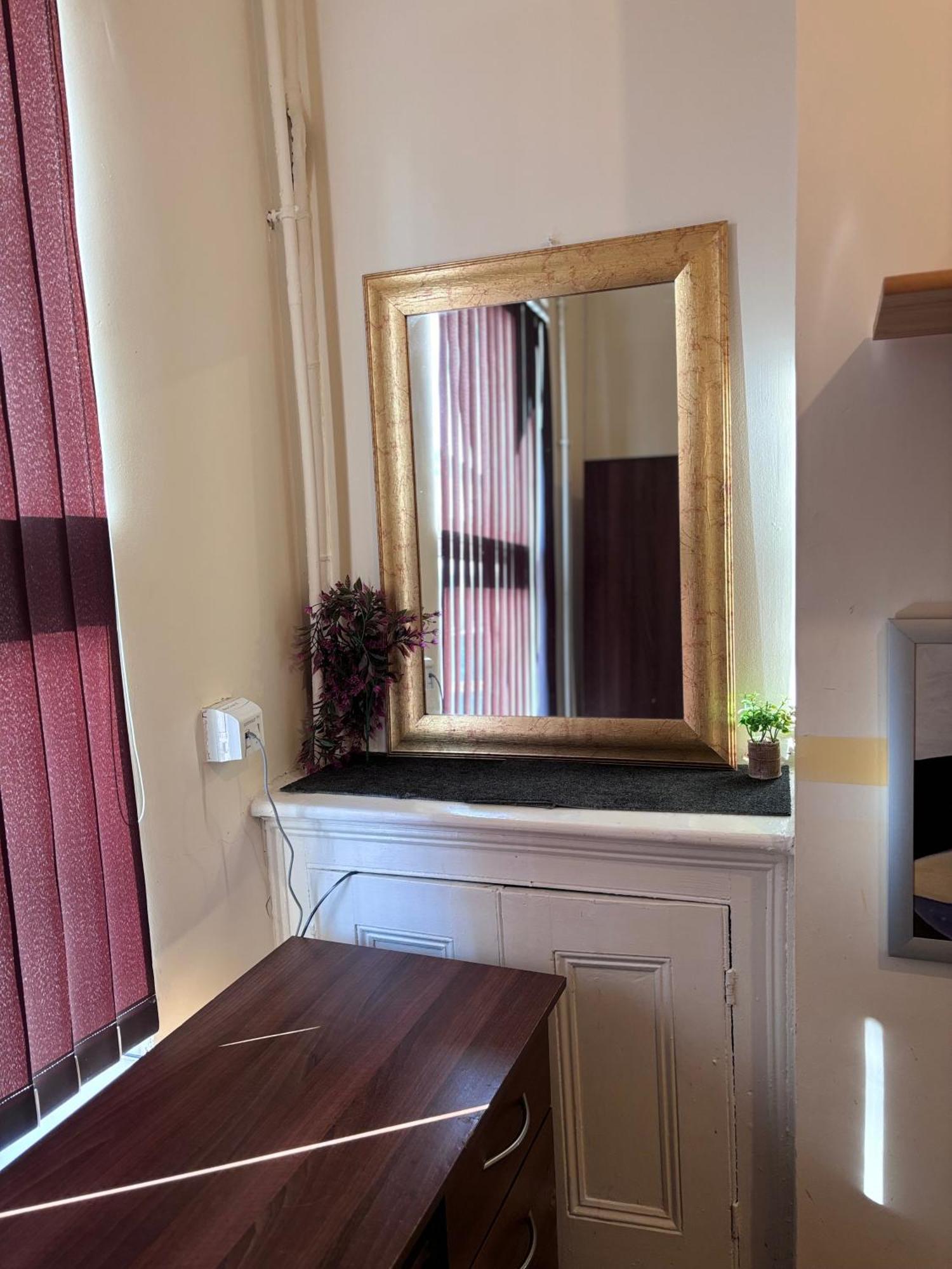 Lovely Room Within 5 Mins Walk To Stoke Train Station With Double And Single Room Kültér fotó